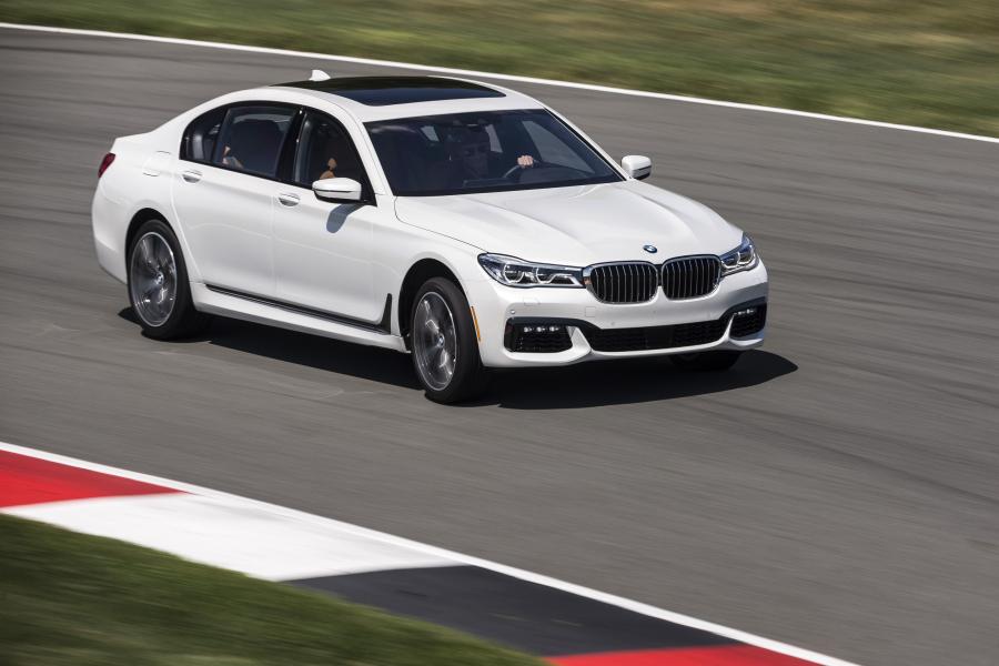  BMW 750i xDrive M Sport (G11) 2016 года  (NA) (фото 40 из 47)